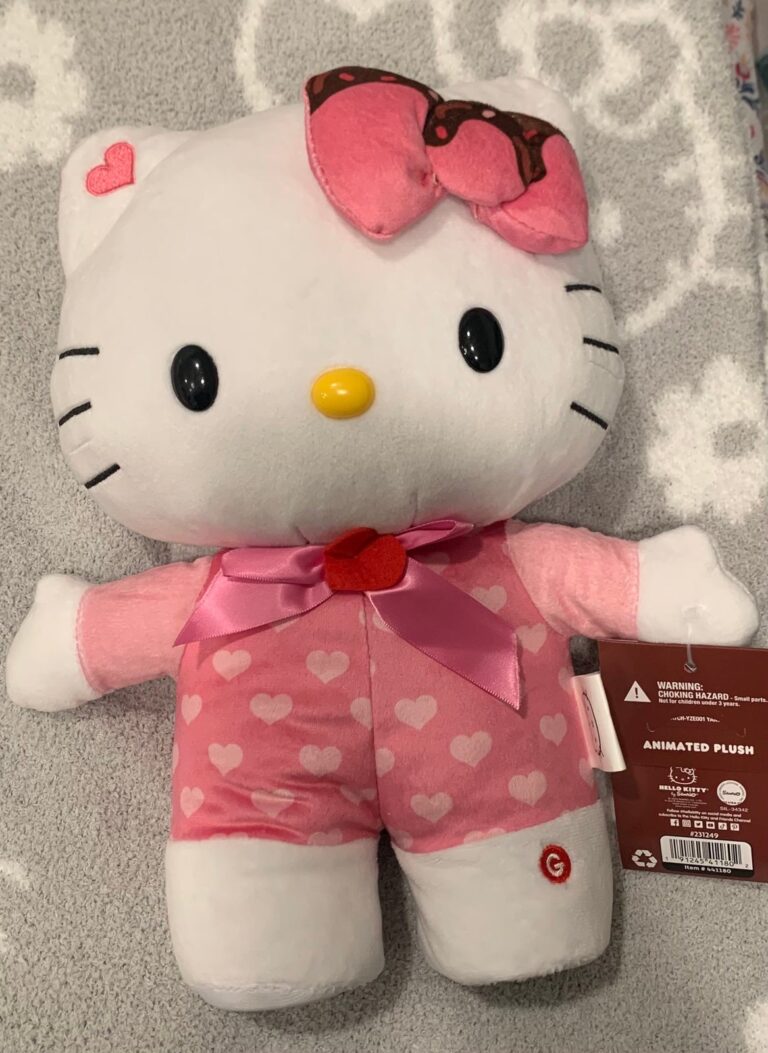 Hello Kitty Valentines Side Stepper Greeter 2024 Chunun